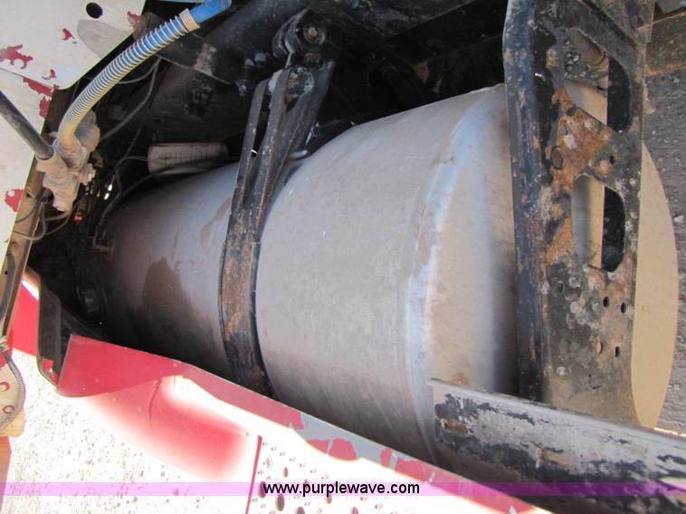 image for item B2193 1999 Freightliner Century Class semi truck