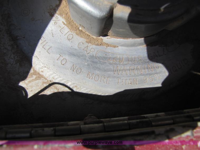 image for item B2193 1999 Freightliner Century Class semi truck