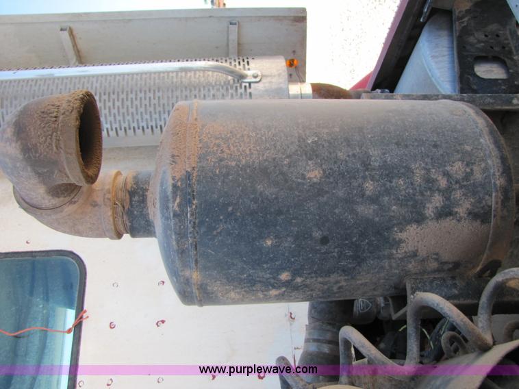 image for item B2193 1999 Freightliner Century Class semi truck