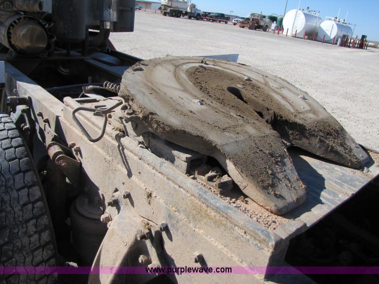 image for item B2193 1999 Freightliner Century Class semi truck