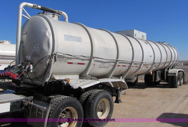 image for item B2194 1983 Fruehauf 42' aluminum tanker trailer