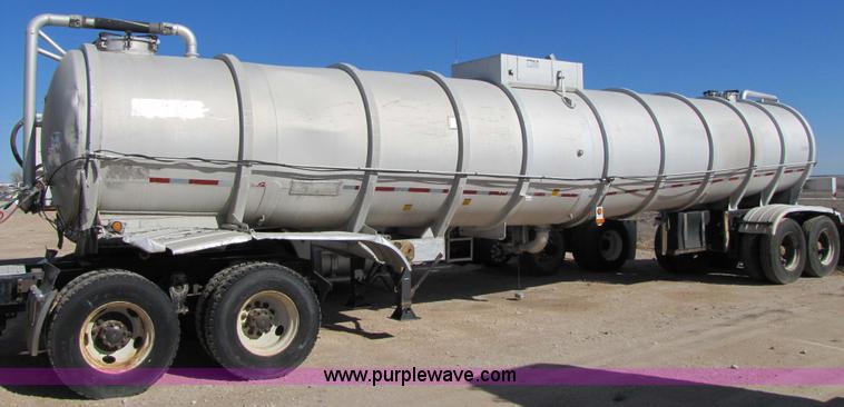image for item B2194 1983 Fruehauf 42' aluminum tanker trailer