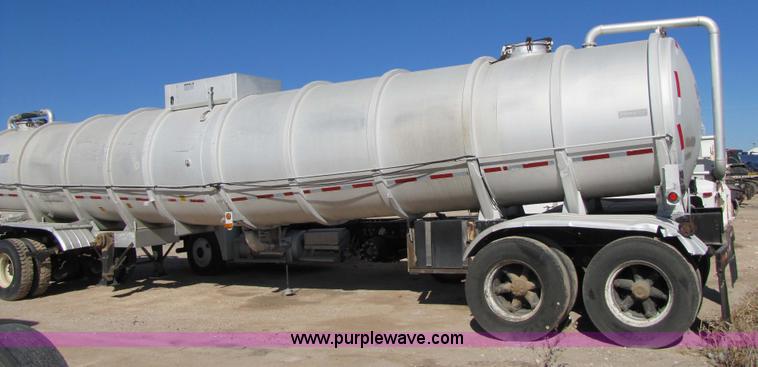 image for item B2194 1983 Fruehauf 42' aluminum tanker trailer