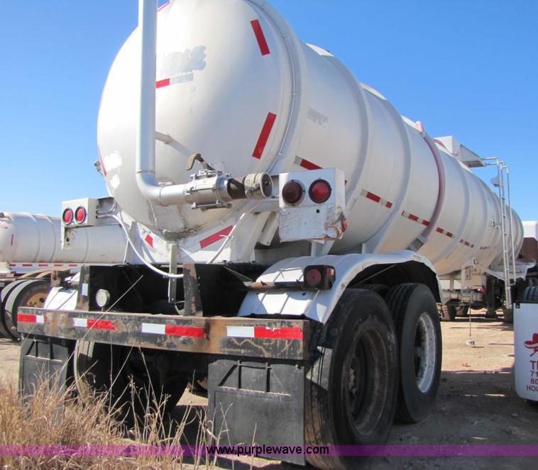 image for item B2194 1983 Fruehauf 42' aluminum tanker trailer