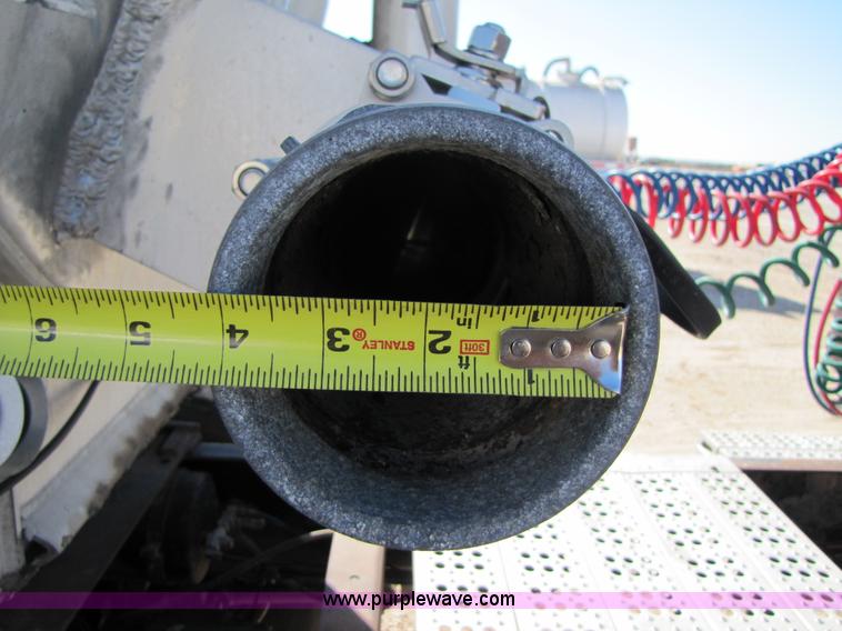 image for item B2194 1983 Fruehauf 42' aluminum tanker trailer