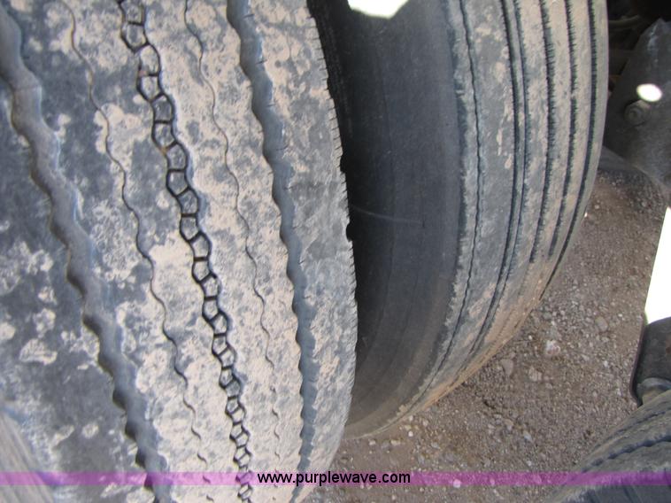 image for item B2194 1983 Fruehauf 42' aluminum tanker trailer