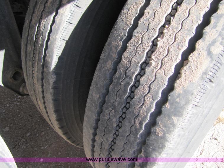 image for item B2194 1983 Fruehauf 42' aluminum tanker trailer