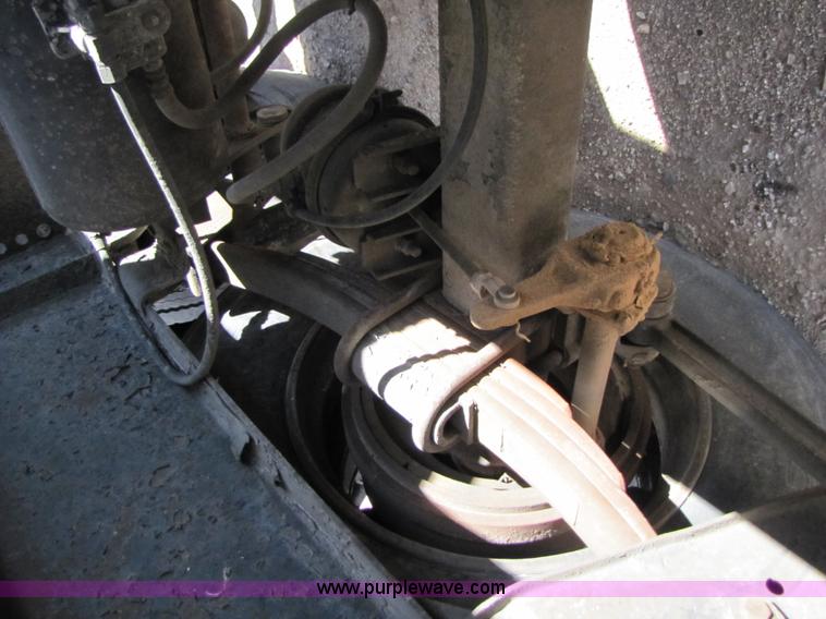 image for item B2194 1983 Fruehauf 42' aluminum tanker trailer