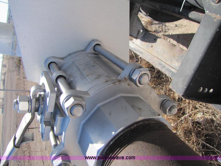 image for item B2194 1983 Fruehauf 42' aluminum tanker trailer