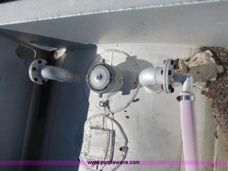 image for item B2194 1983 Fruehauf 42' aluminum tanker trailer