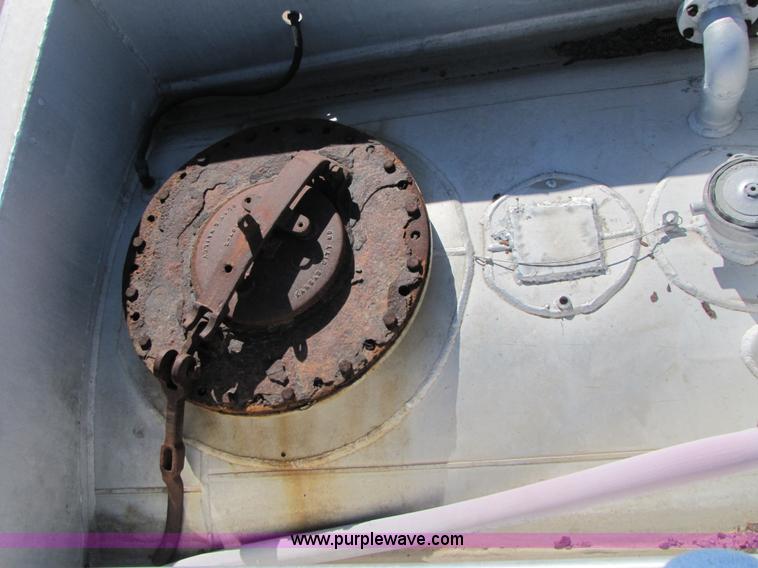 image for item B2194 1983 Fruehauf 42' aluminum tanker trailer