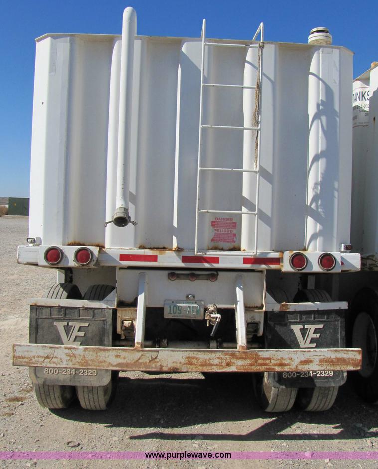 image for item B2196 2005 V.E. Enterprises flat top storage/frac tank