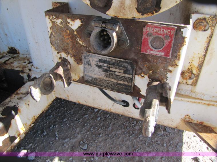 image for item B2196 2005 V.E. Enterprises flat top storage/frac tank