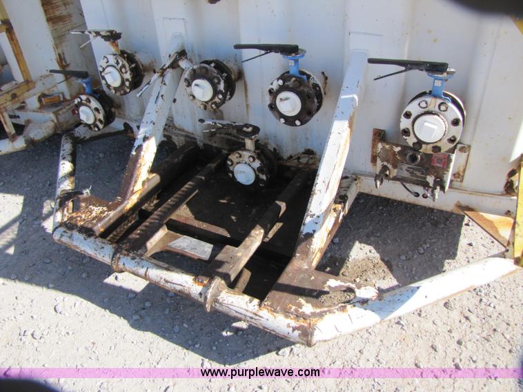 image for item B2196 2005 V.E. Enterprises flat top storage/frac tank