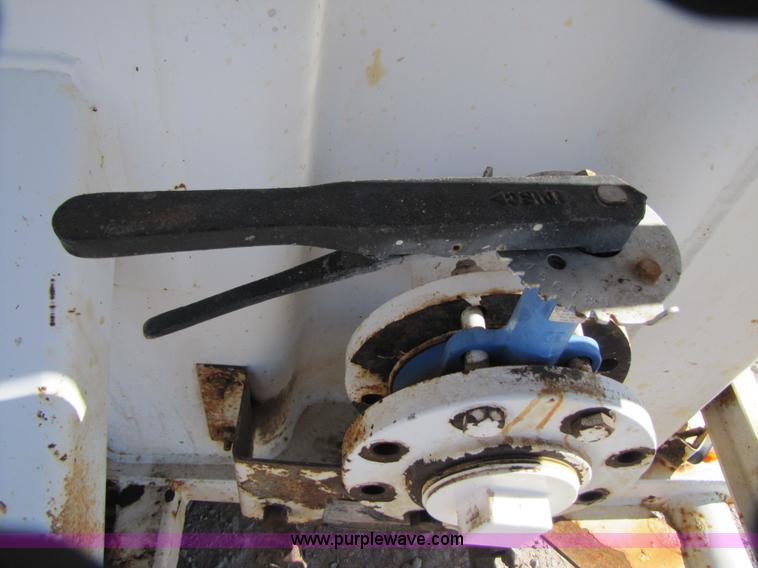 image for item B2196 2005 V.E. Enterprises flat top storage/frac tank