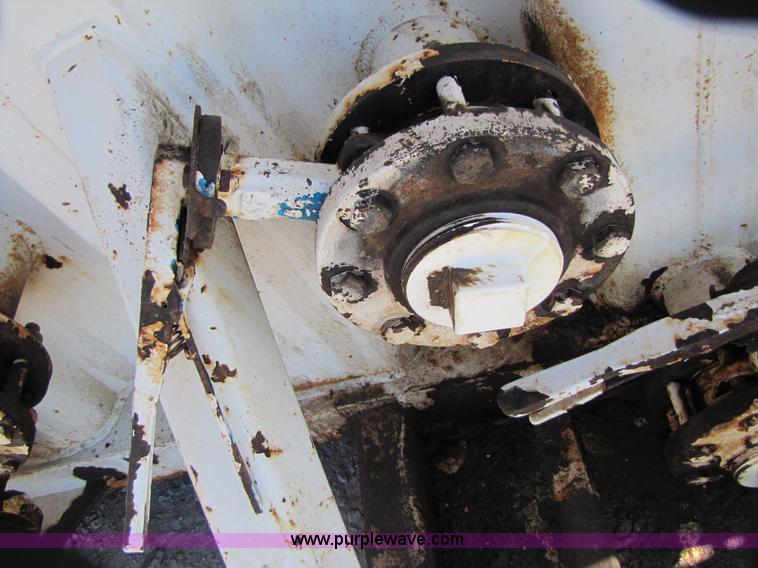 image for item B2196 2005 V.E. Enterprises flat top storage/frac tank