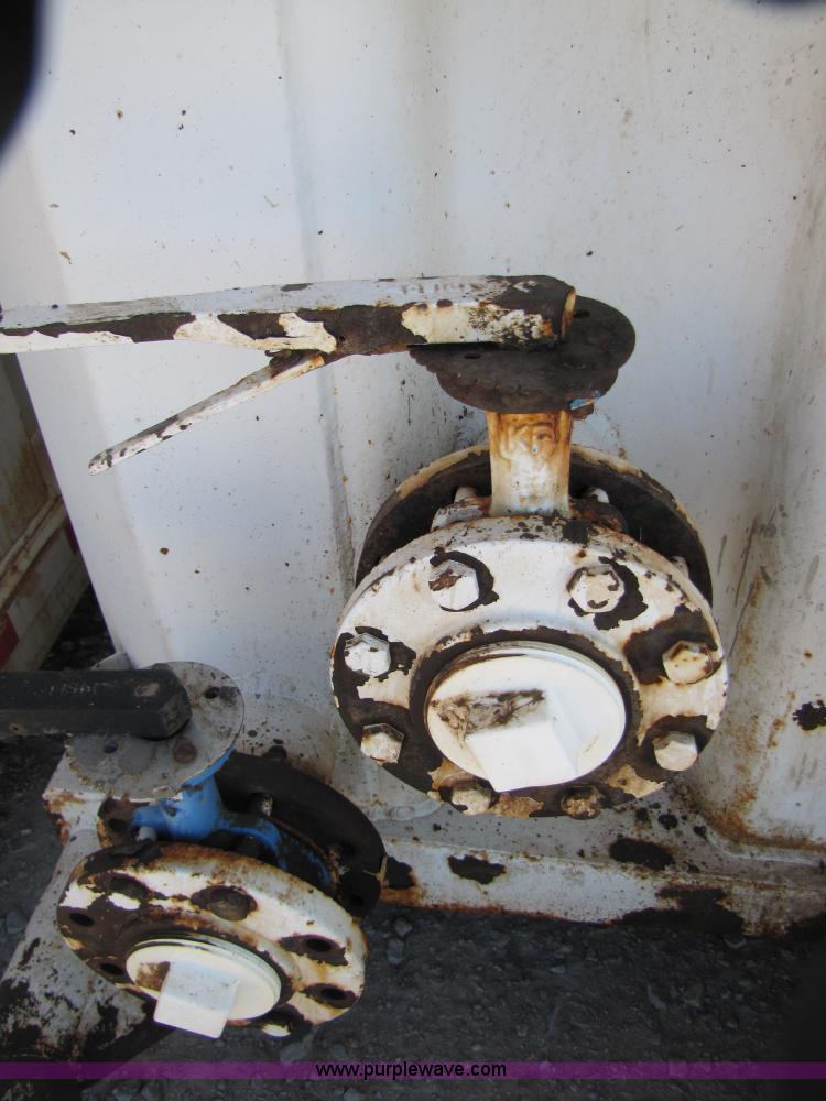 image for item B2196 2005 V.E. Enterprises flat top storage/frac tank