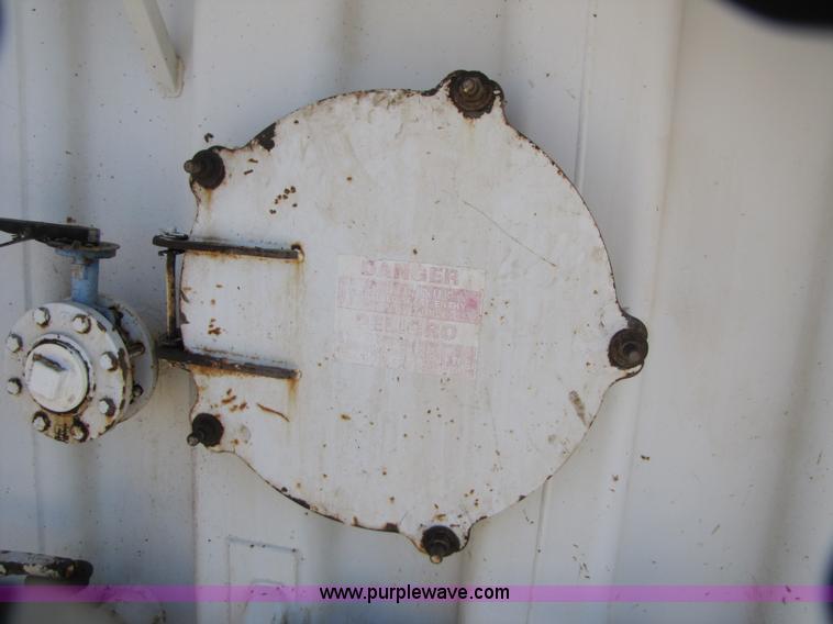 image for item B2196 2005 V.E. Enterprises flat top storage/frac tank