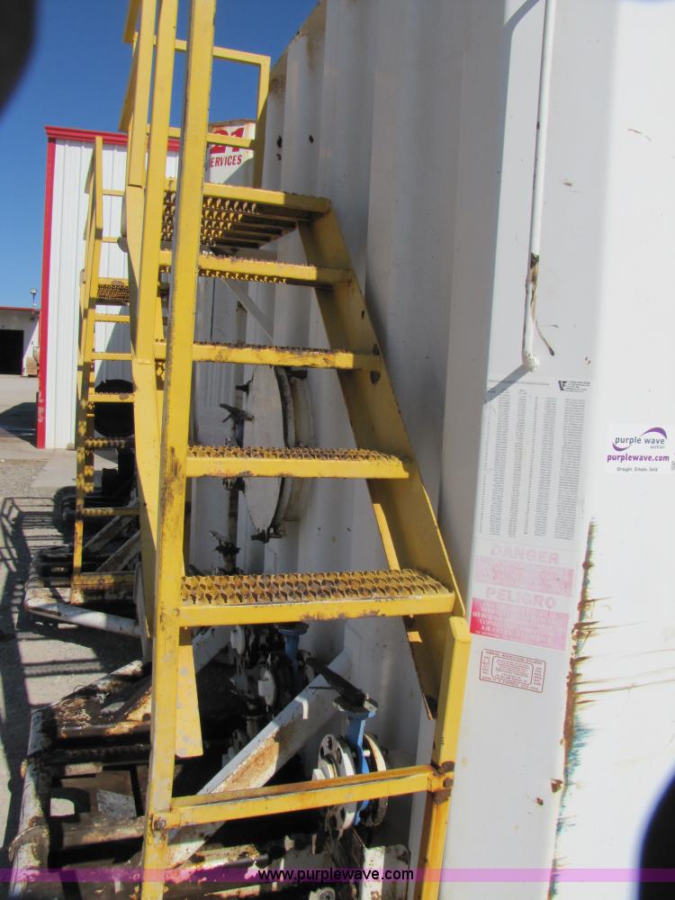 image for item B2196 2005 V.E. Enterprises flat top storage/frac tank