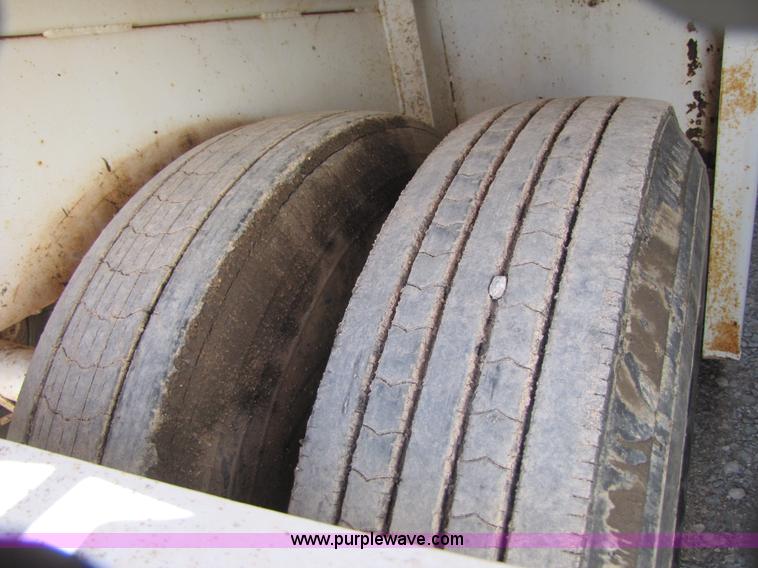 image for item B2196 2005 V.E. Enterprises flat top storage/frac tank