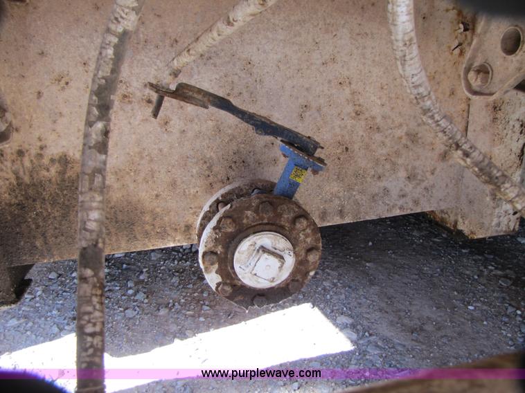 image for item B2196 2005 V.E. Enterprises flat top storage/frac tank