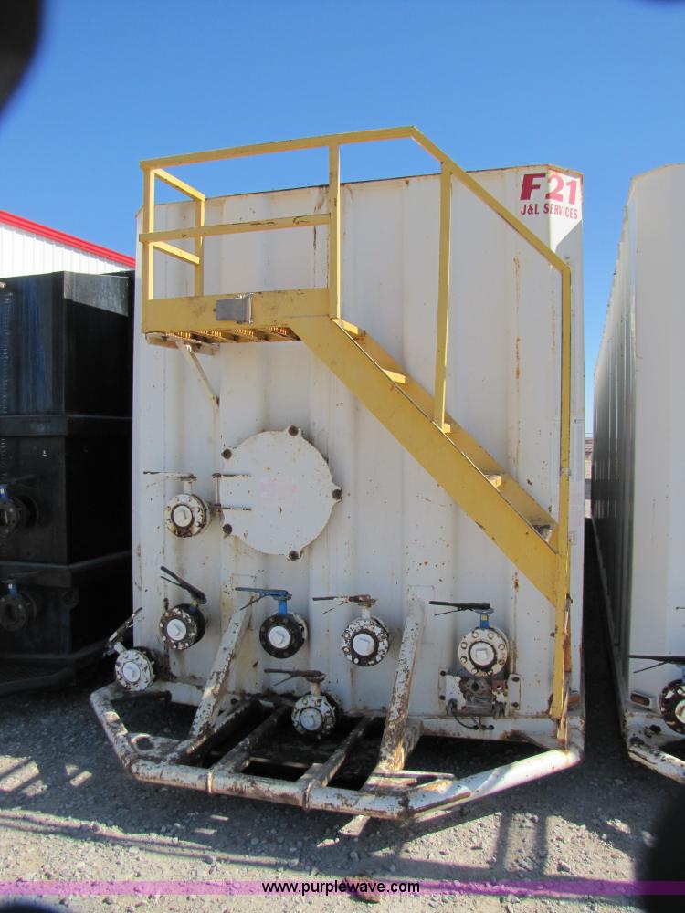 image for item B2198 2005 V.E. Enterprises flat top storage/frac tank