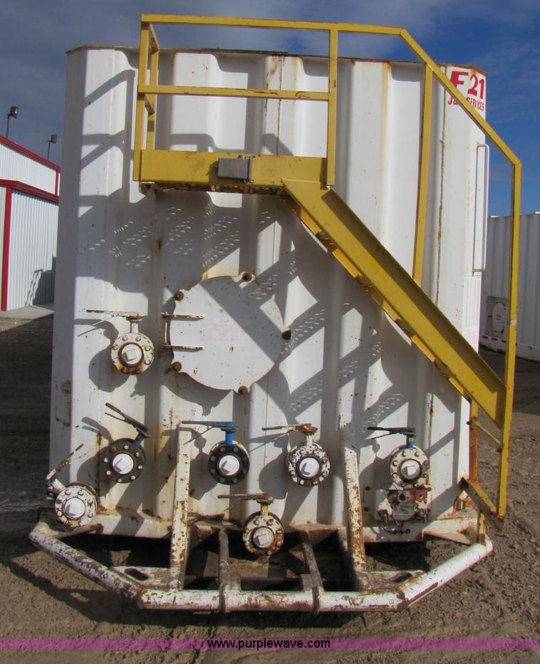 image for item B2198 2005 V.E. Enterprises flat top storage/frac tank