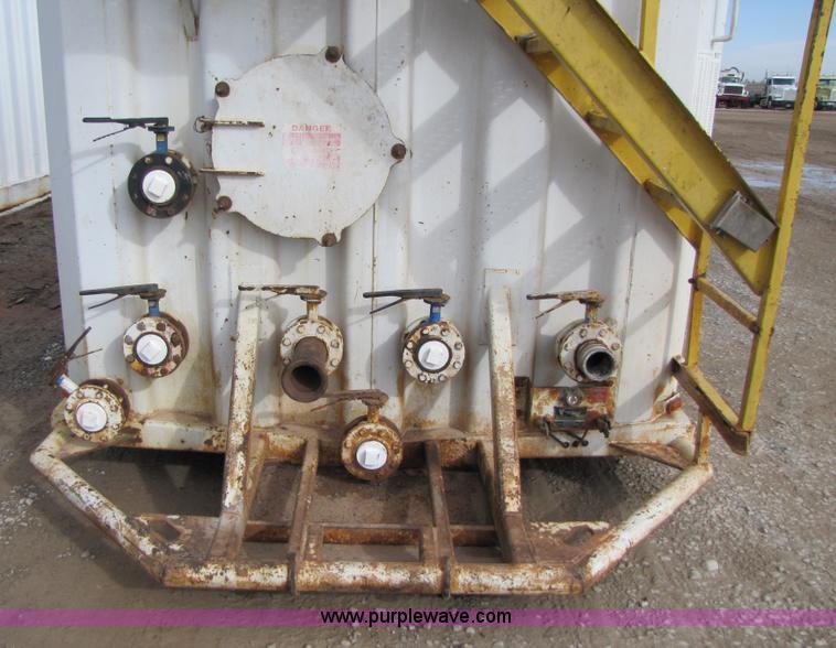 image for item B2215 2005 V.E. Enterprises flat top storage/frac tank