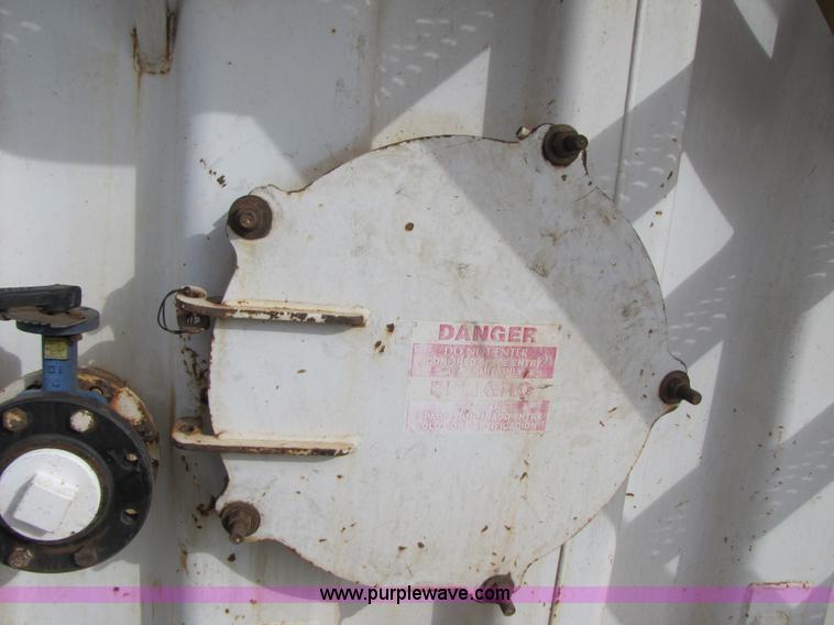 image for item B2215 2005 V.E. Enterprises flat top storage/frac tank