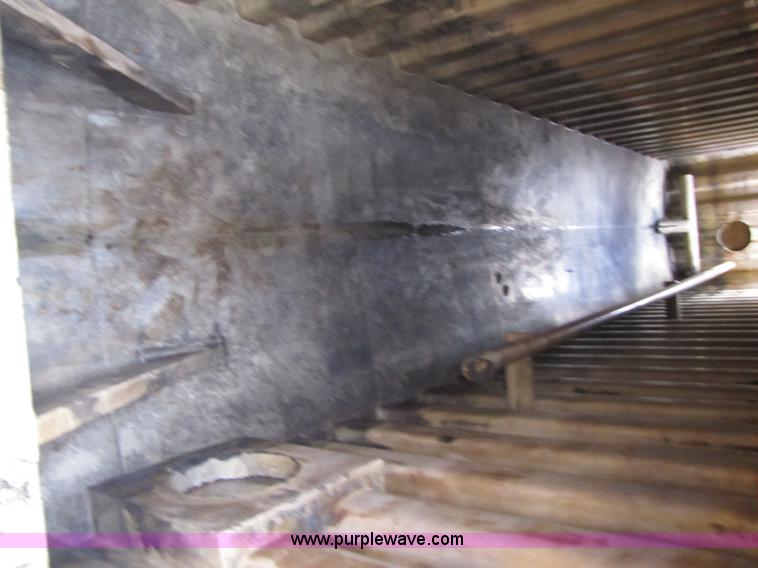 image for item B2215 2005 V.E. Enterprises flat top storage/frac tank