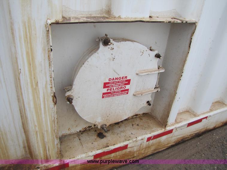image for item B2215 2005 V.E. Enterprises flat top storage/frac tank