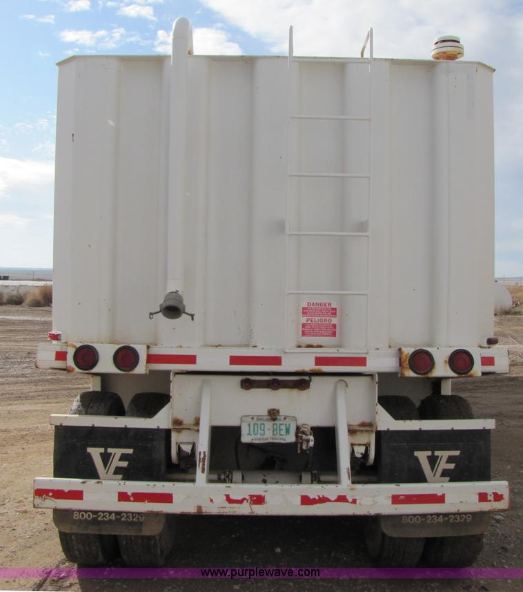 image for item B2216 2005 V.E. Enterprises flat top storage/frac tank