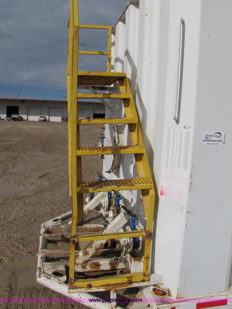 image for item B2216 2005 V.E. Enterprises flat top storage/frac tank