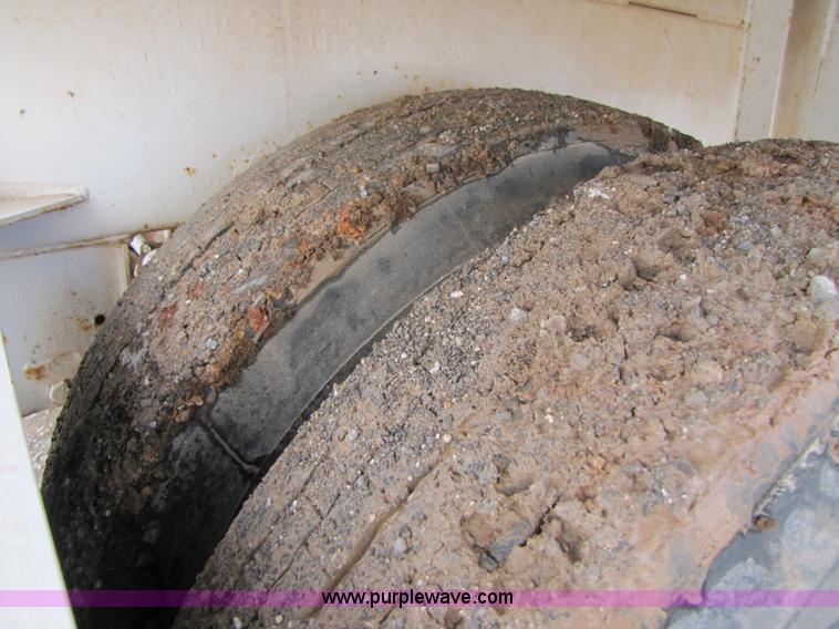 image for item B2216 2005 V.E. Enterprises flat top storage/frac tank