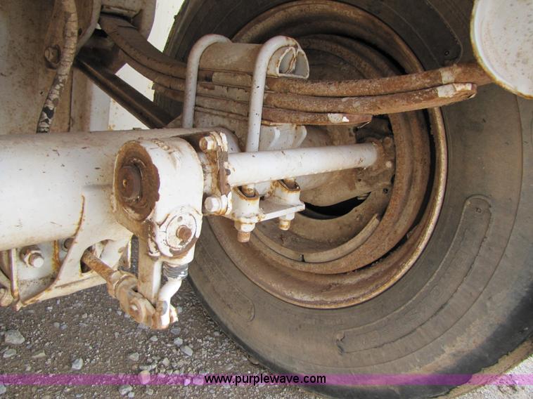 image for item B2216 2005 V.E. Enterprises flat top storage/frac tank