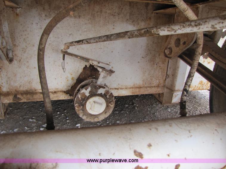 image for item B2216 2005 V.E. Enterprises flat top storage/frac tank