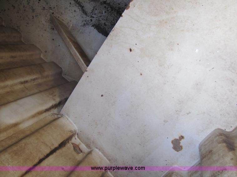 image for item B2216 2005 V.E. Enterprises flat top storage/frac tank