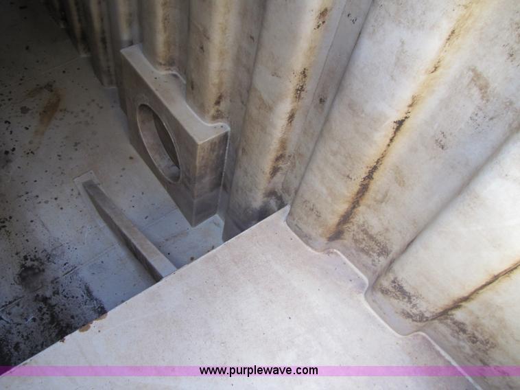 image for item B2216 2005 V.E. Enterprises flat top storage/frac tank