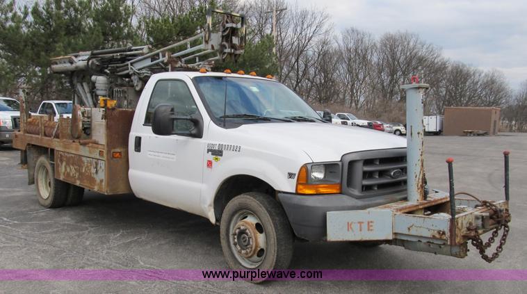 image for item B2596 1999 Ford F550 Super Duty truck with CME drill rig