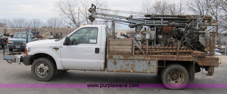 image for item B2596 1999 Ford F550 Super Duty truck with CME drill rig