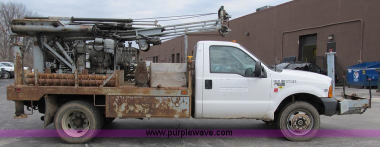 image for item B2596 1999 Ford F550 Super Duty truck with CME drill rig