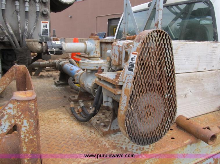 image for item B2596 1999 Ford F550 Super Duty truck with CME drill rig