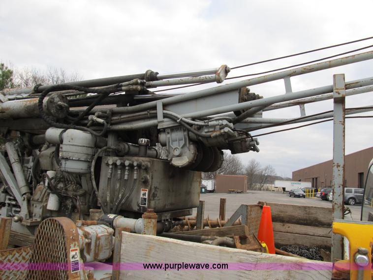 image for item B2596 1999 Ford F550 Super Duty truck with CME drill rig