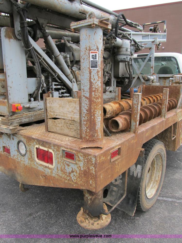 image for item B2596 1999 Ford F550 Super Duty truck with CME drill rig