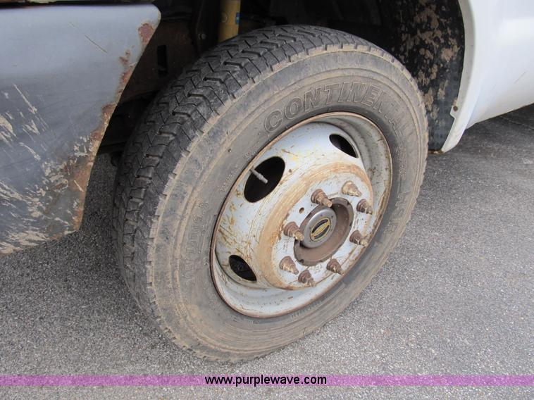 image for item B2596 1999 Ford F550 Super Duty truck with CME drill rig