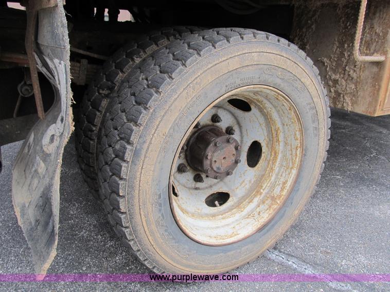 image for item B2596 1999 Ford F550 Super Duty truck with CME drill rig