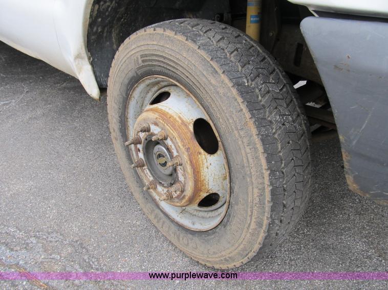 image for item B2596 1999 Ford F550 Super Duty truck with CME drill rig