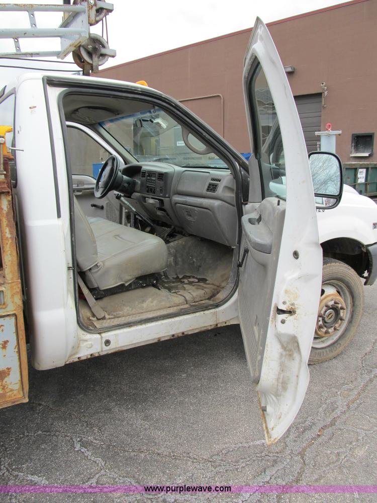 image for item B2596 1999 Ford F550 Super Duty truck with CME drill rig