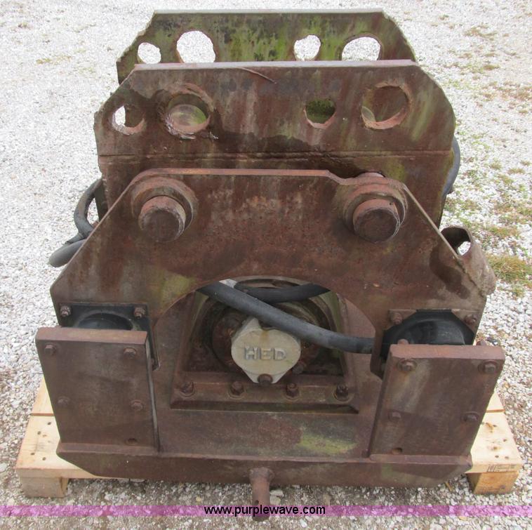 image for item B2608 Hydraulic vibratory plate compactor