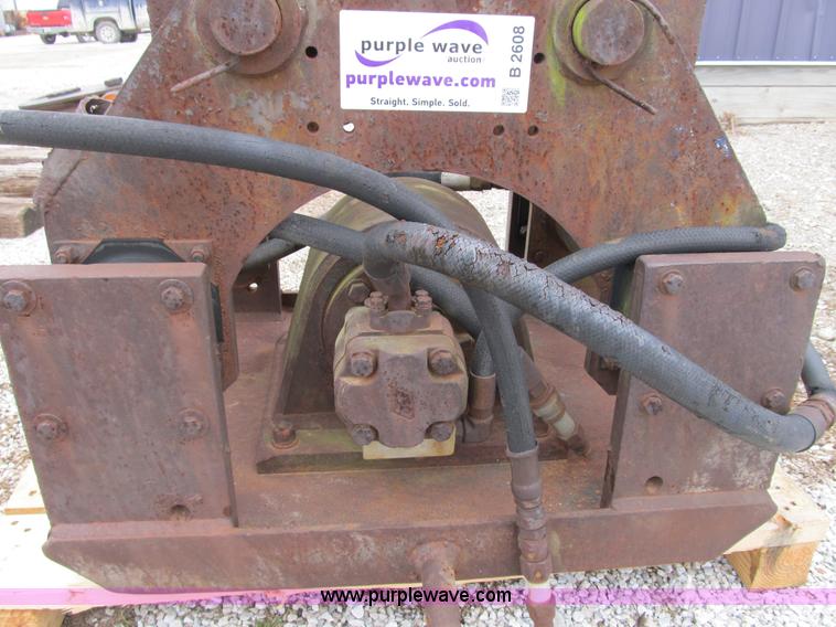 image for item B2608 Hydraulic vibratory plate compactor